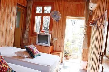 Fenghuang Post House Hotel Exterior photo